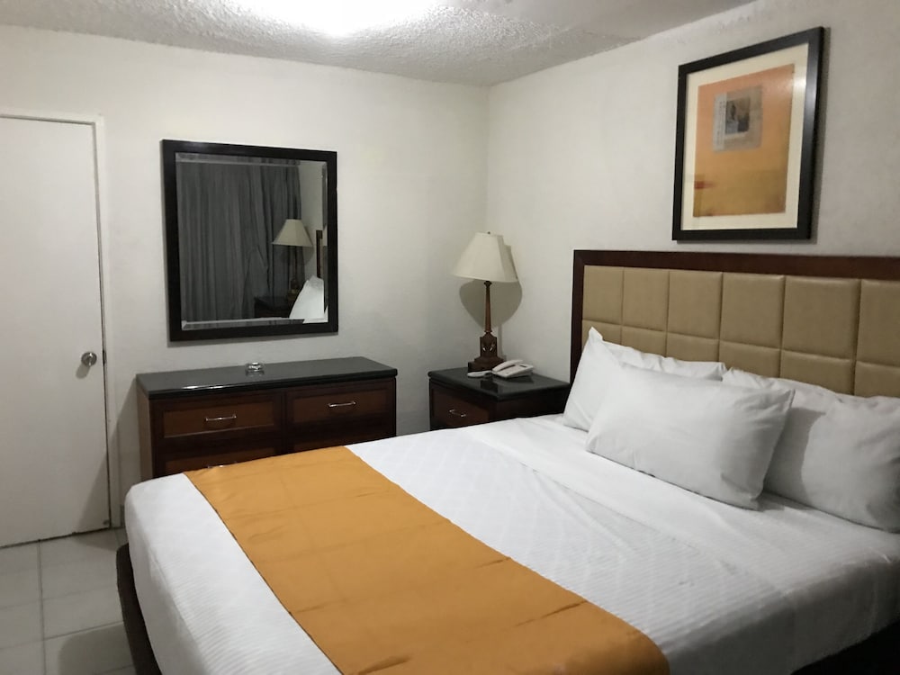 Hotel Guillen Jr 12/33