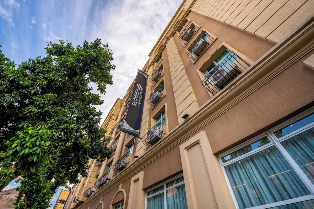 Rockefeller by Slaviero Hoteis in CURITIBA