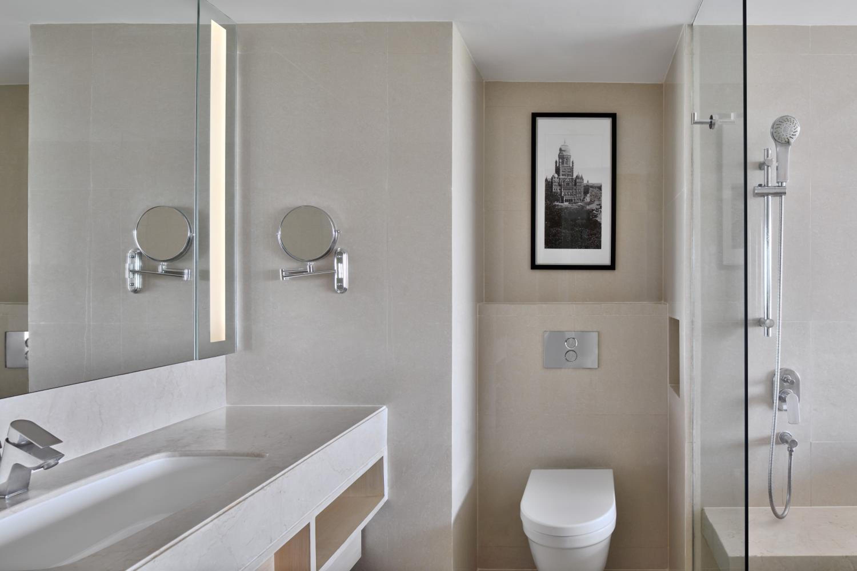 Room, 2 Double Beds, Hill View، The Westin Mumbai Powai Lake (ex Renaissance Mumbai) 13/13