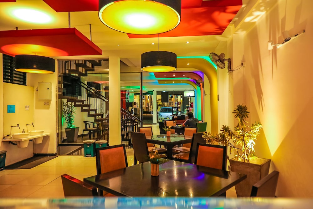 Oak Ray City Hotel 72/82