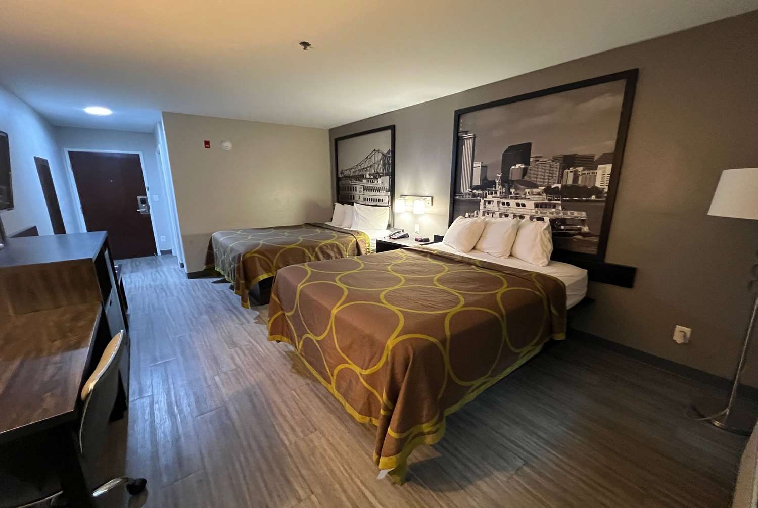 Super 8 By Wyndham Lake Charles Sulphur 25/56