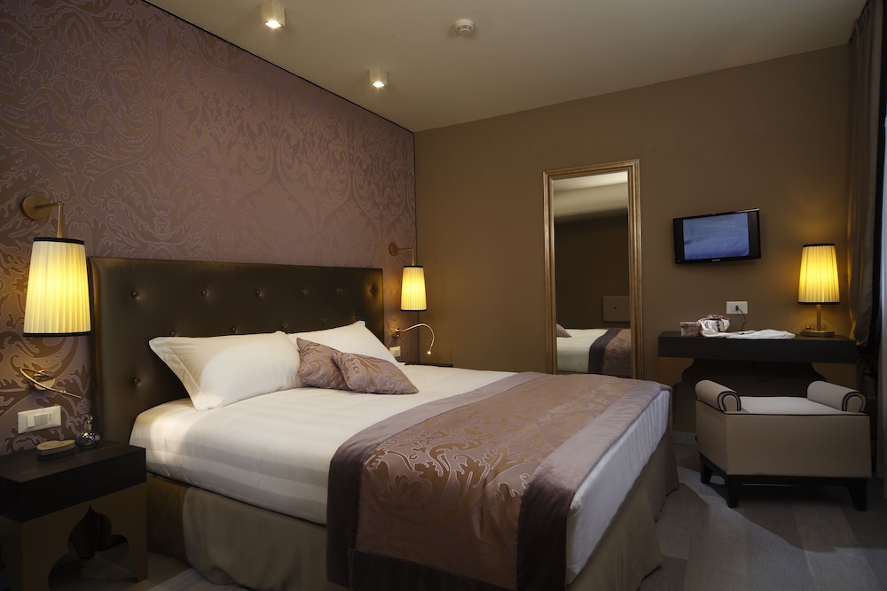 SUPERIOR, DOUBLE BED