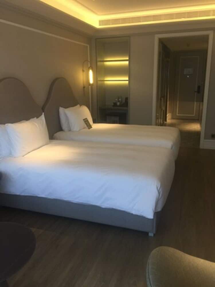 Mercure Shanghai Hongqiao Soho 16/89
