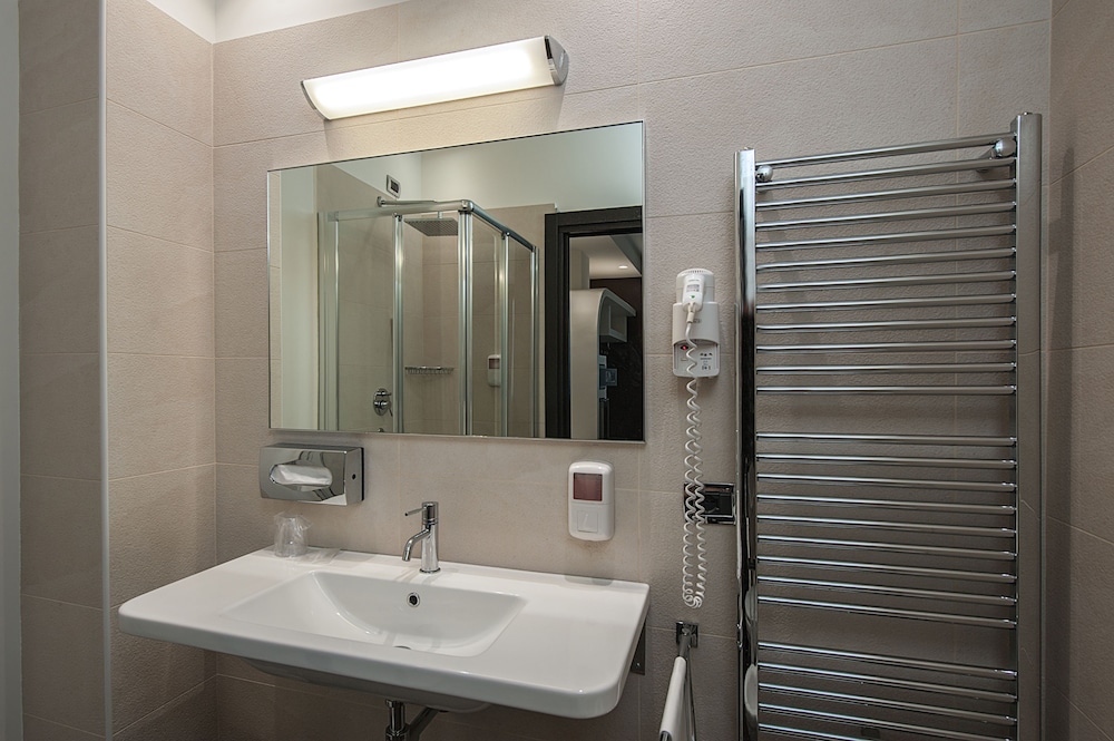 Hotel Testani 48/50