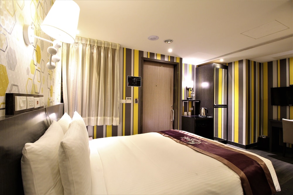 J Hotel 22/60