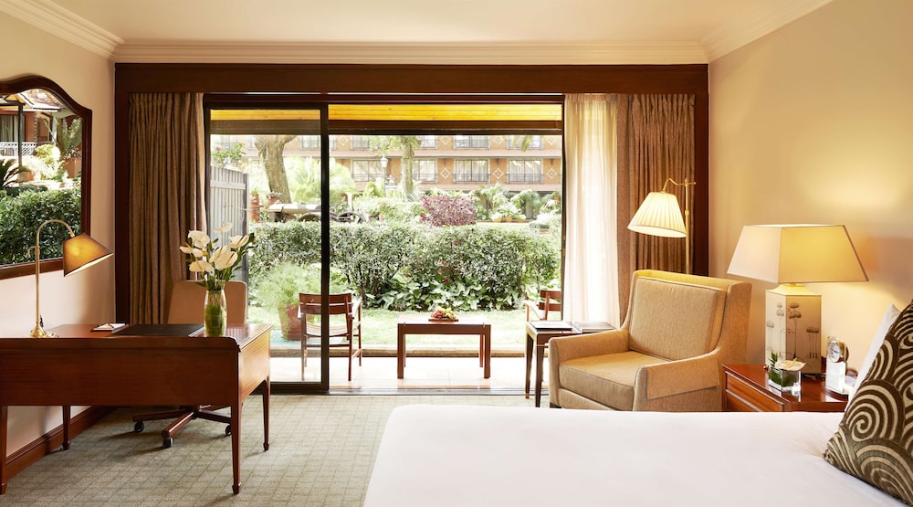 Fairmont The Norfolk 56/73