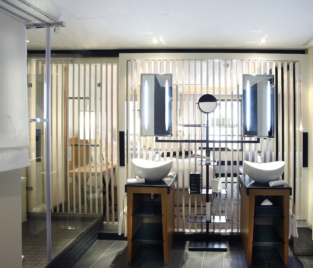 Five Seas by Inwood Hotels 24/60