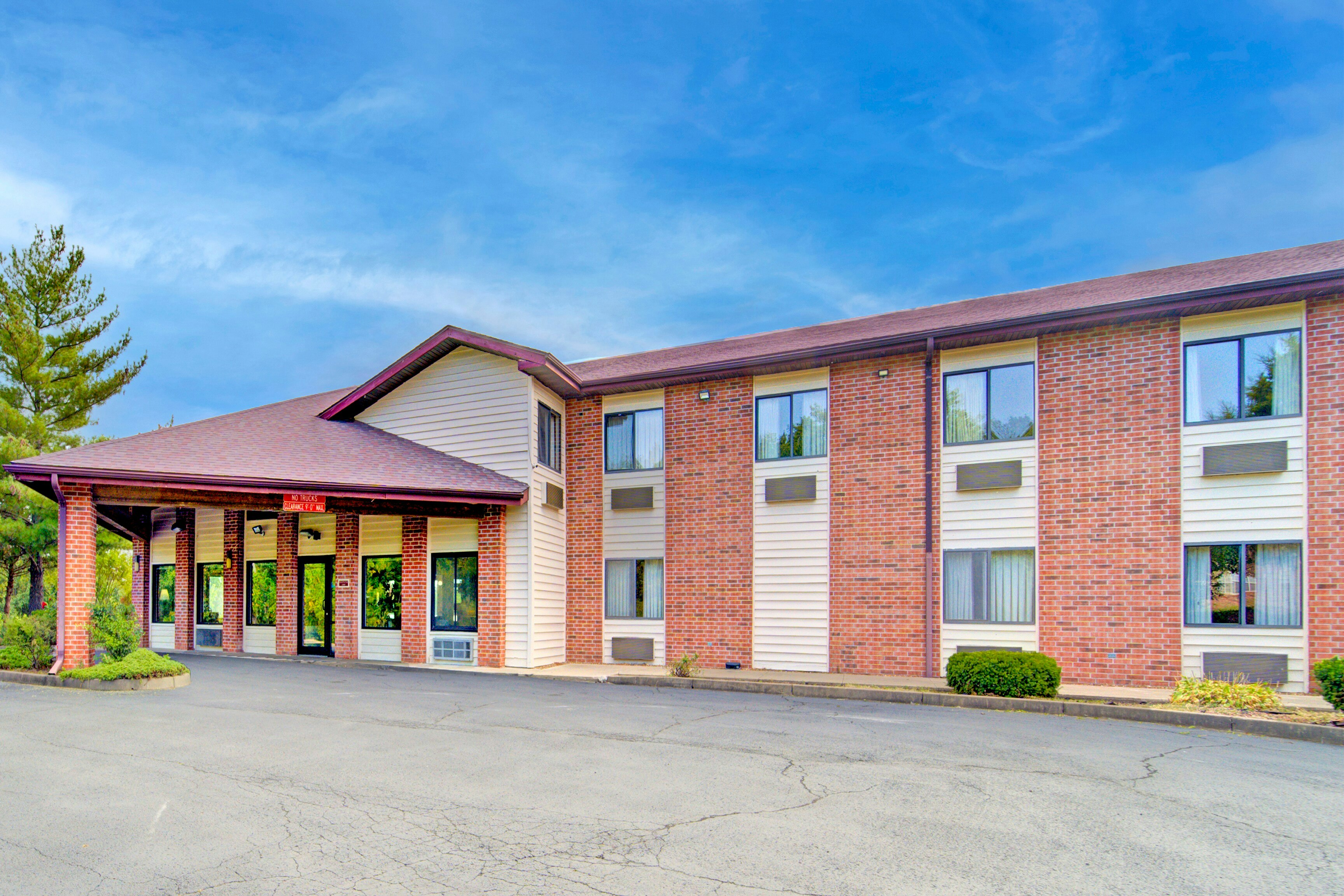 Capital O Amerihost Inn and Suites Fulton Hwy 54 MO in FULTON - MO