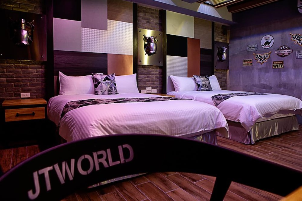 J.T World Funtrip B&B 14/44