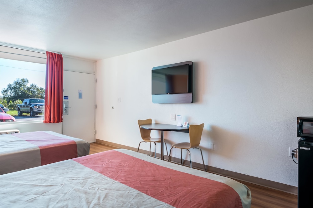 Motel6 Connellys Springs, NC 22/40
