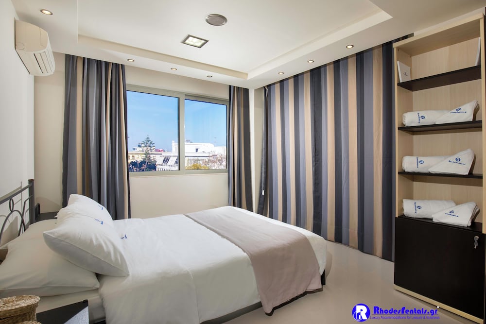 Rhodes Central Suite 8/38