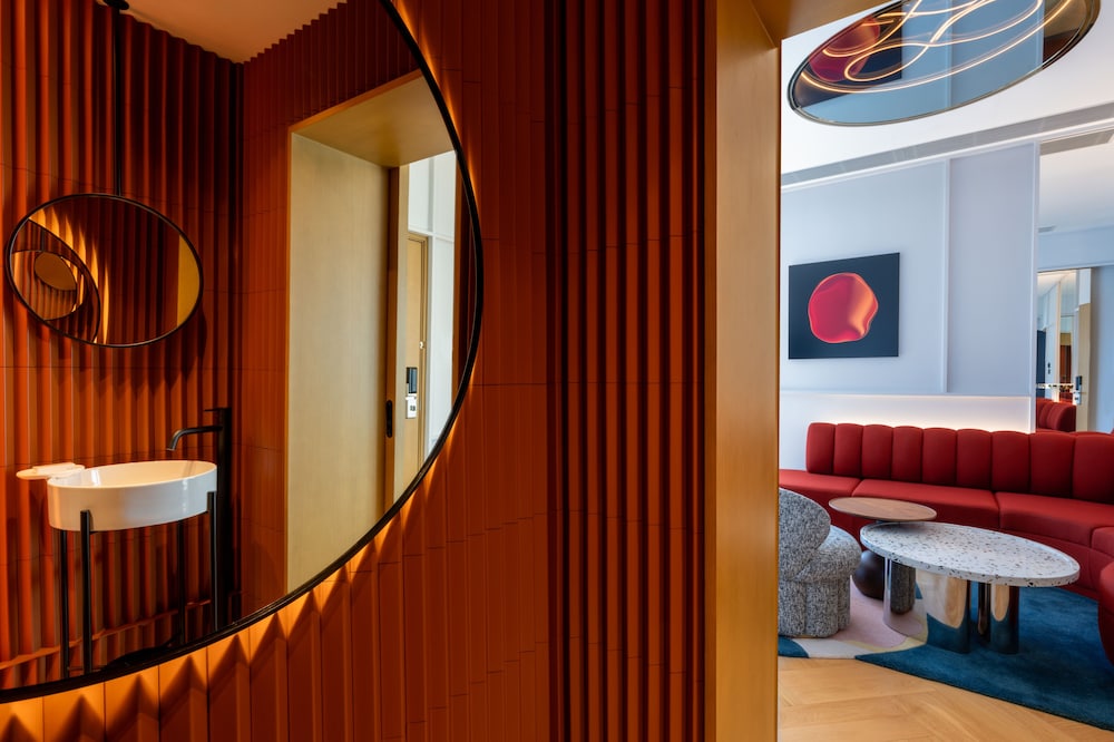 Mondrian Hong Kong 35/48