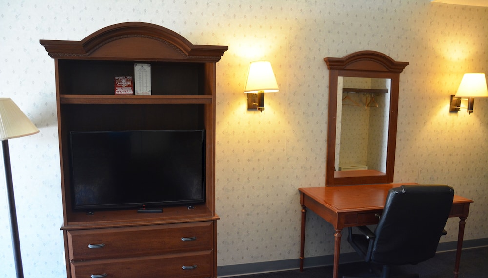 Travelodge By Wyndham Milwaukee 38/50