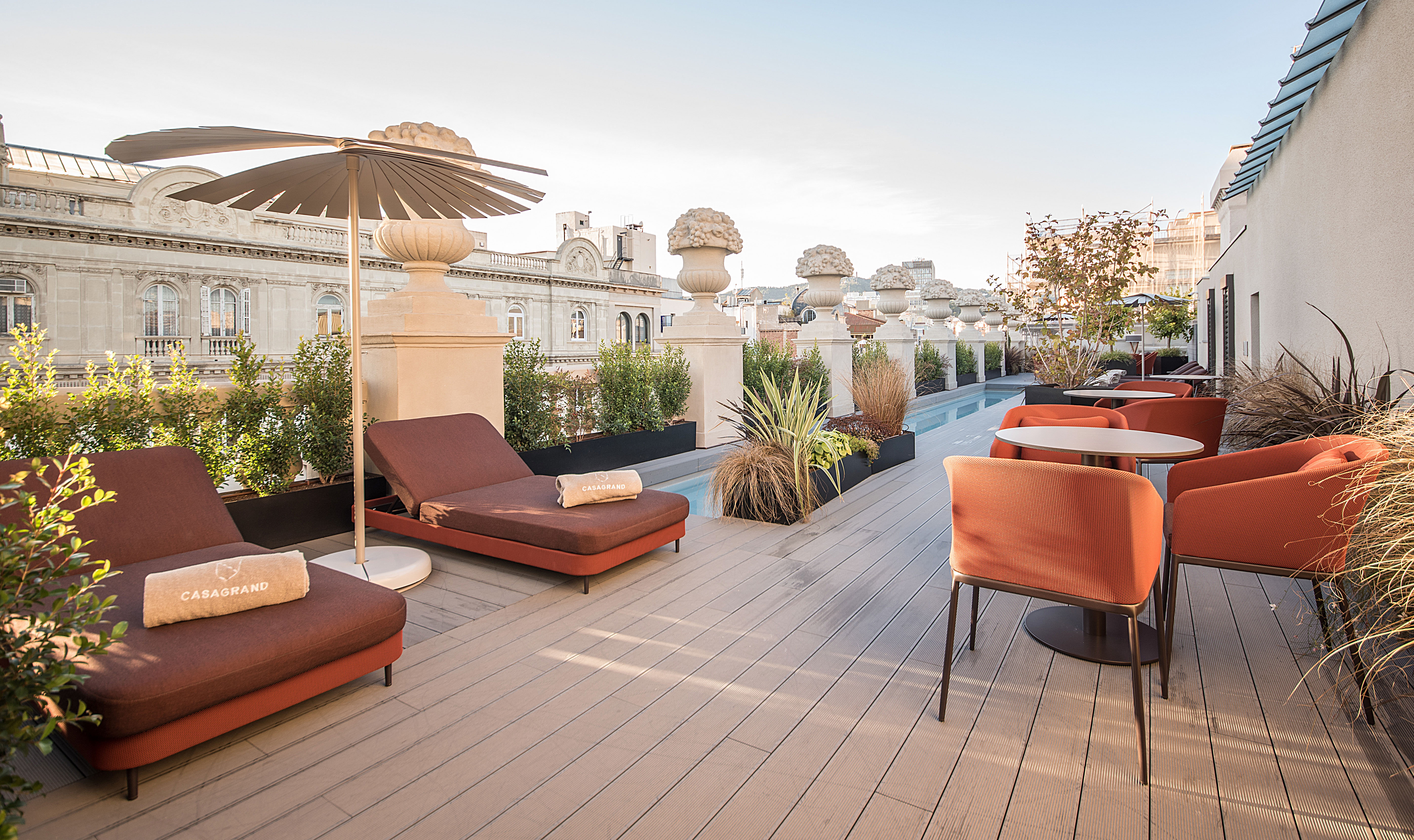 CASAGRAND LUXURY SUITES 51/76