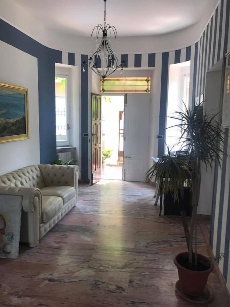 Villa Delle Rondini 20/50