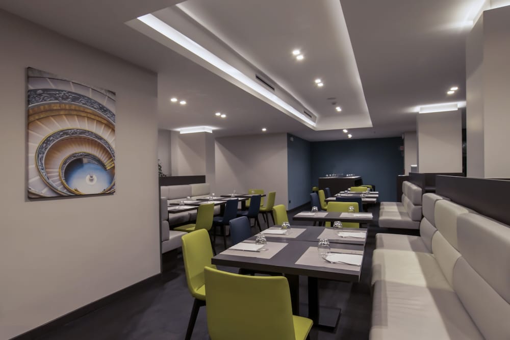 Mercure Roma West 57/73