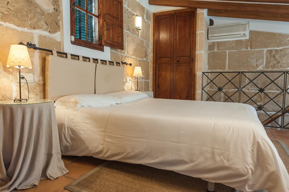 Petit Hotel Can Simo 14/35