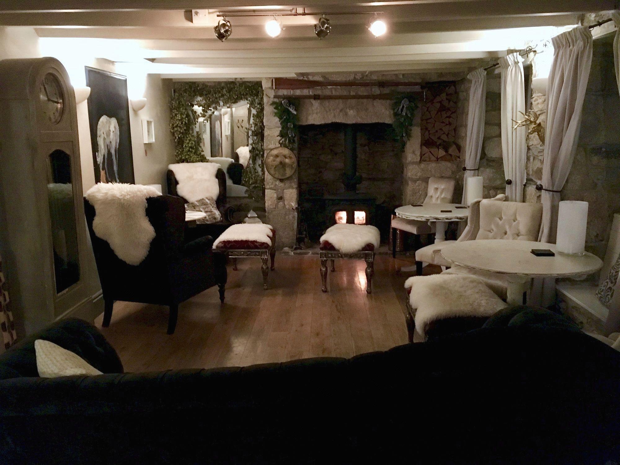 The Coach And Horses Inn 10/16