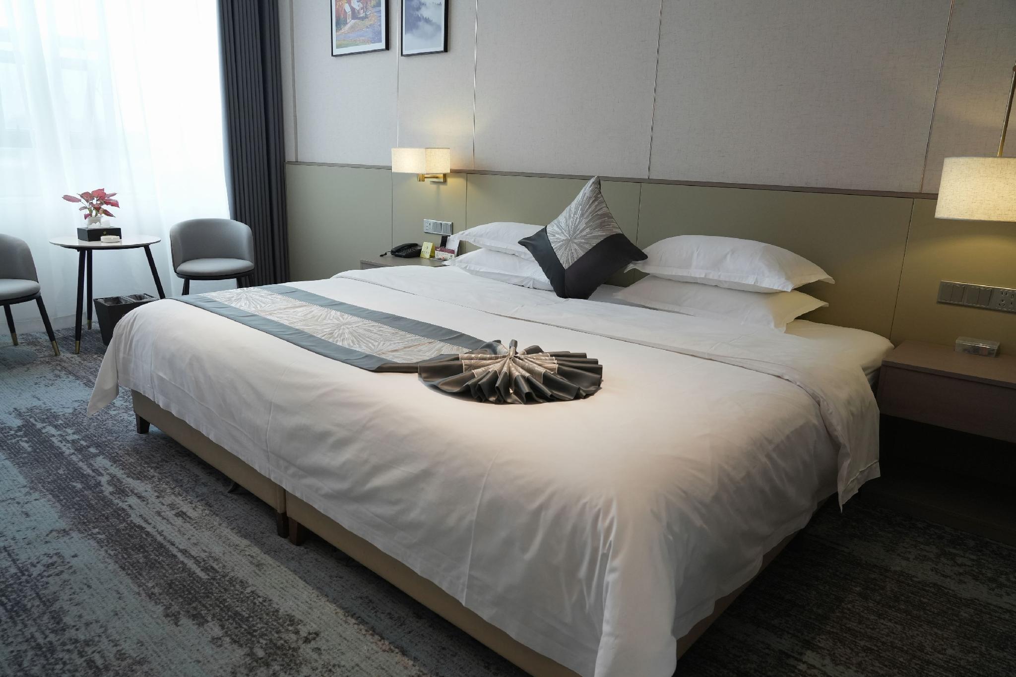 Dolton Lushan Hotel 11/22