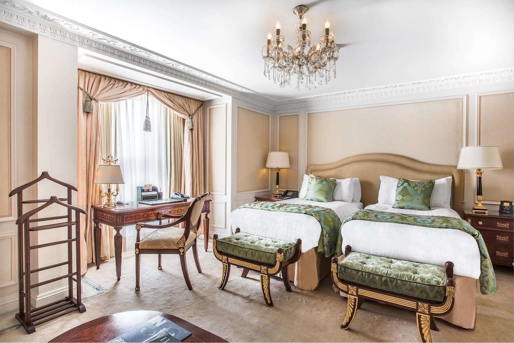 DELUXE, TWIN BEDS