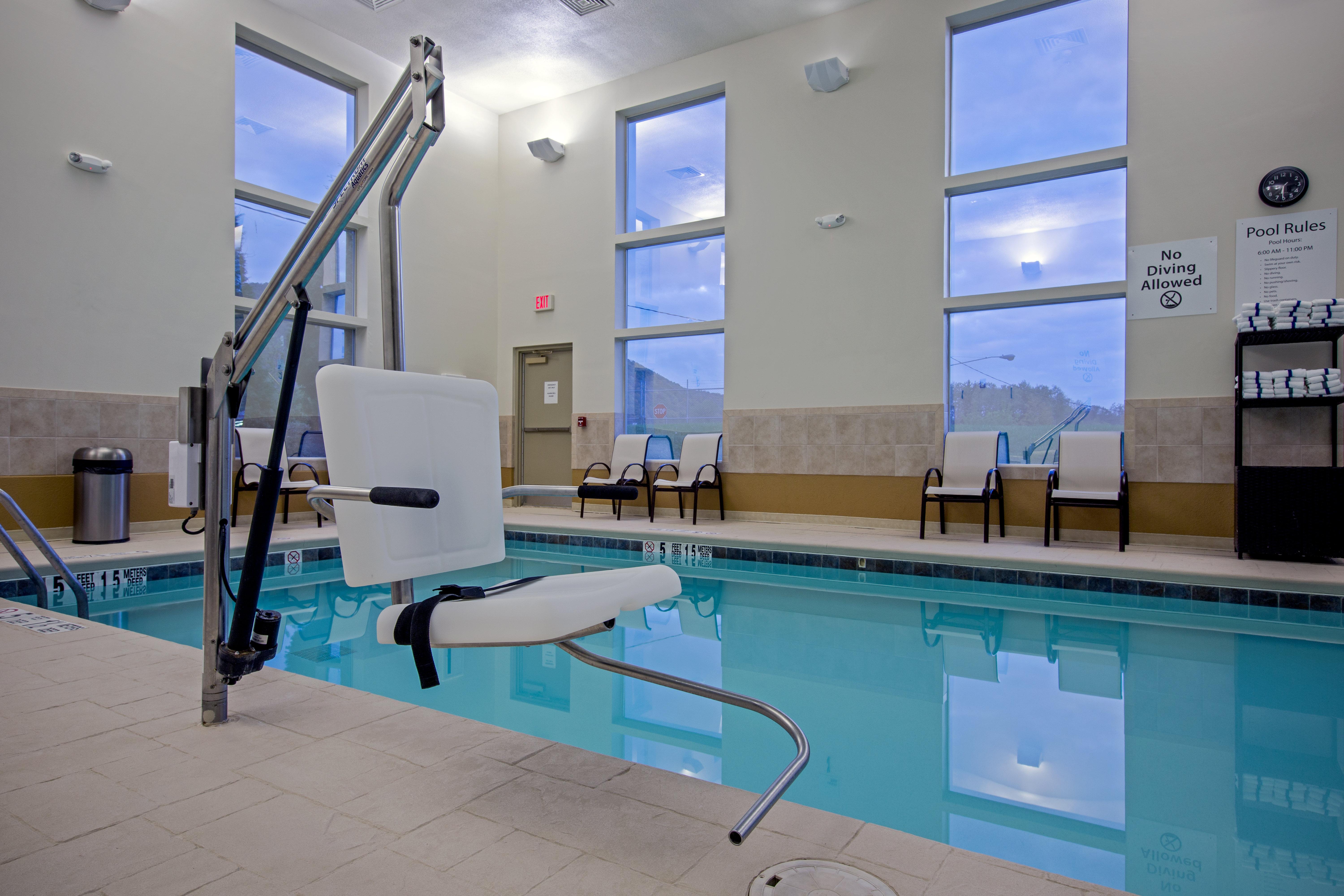White Pine Lodge Ex Holiday Inn Express Suites Salamanca 24/36