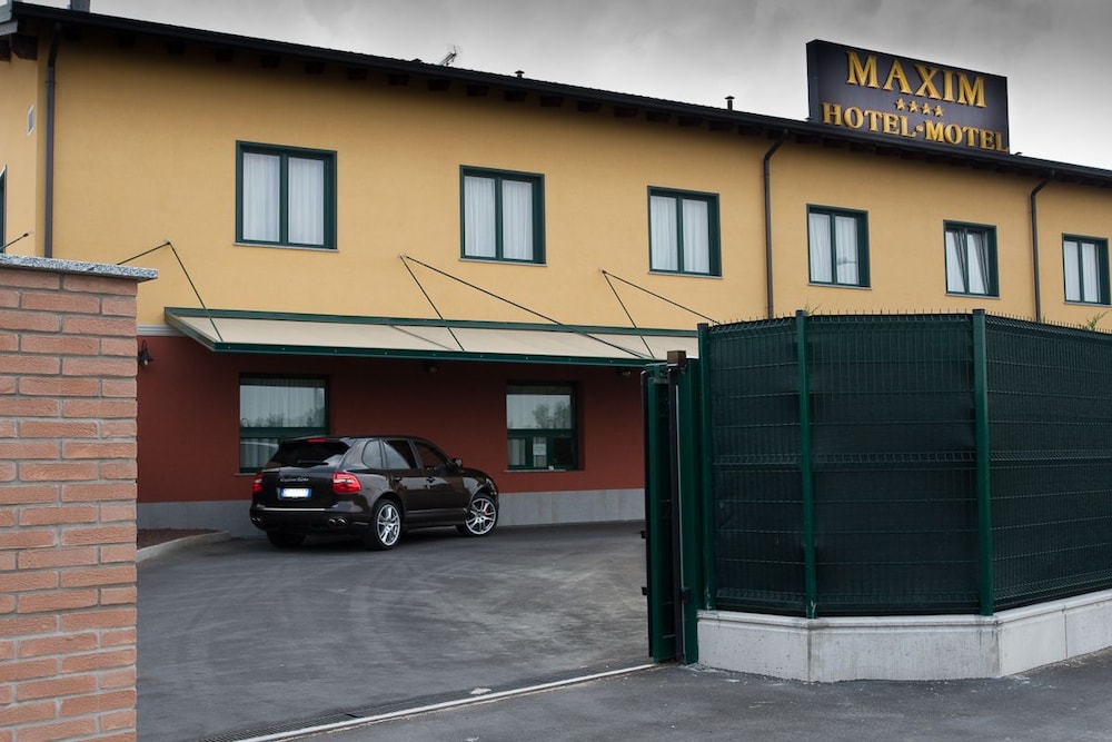 Hotel Maxim 38/48