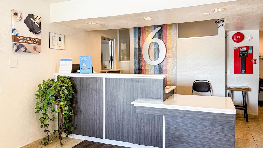 Lobby at Studio6 Grand Prairie, TX, GRAND PRAIRIE - TX