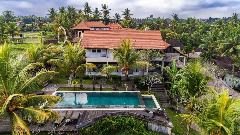 Ubud Sari Health Resort 82/84