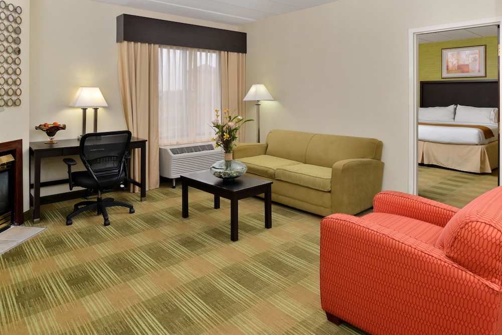Holiday Inn Express And Suites Indianapolis W Airport Area 39/65