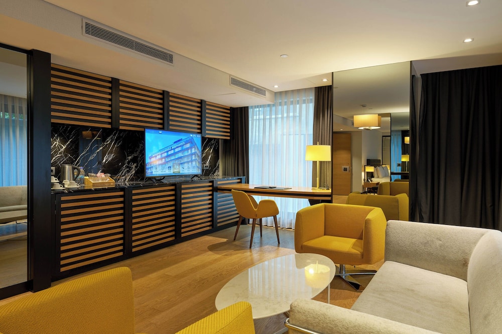 METROPOLITAN HOTELS BOSPHORUS 48/75