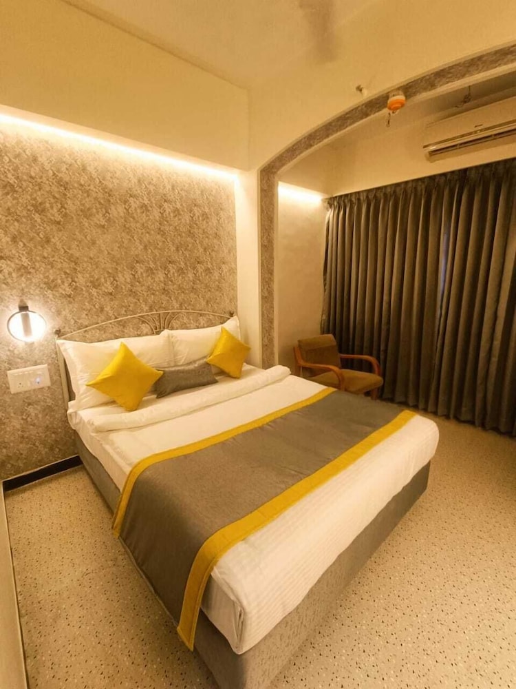 Hotel Gurukripa 8/50