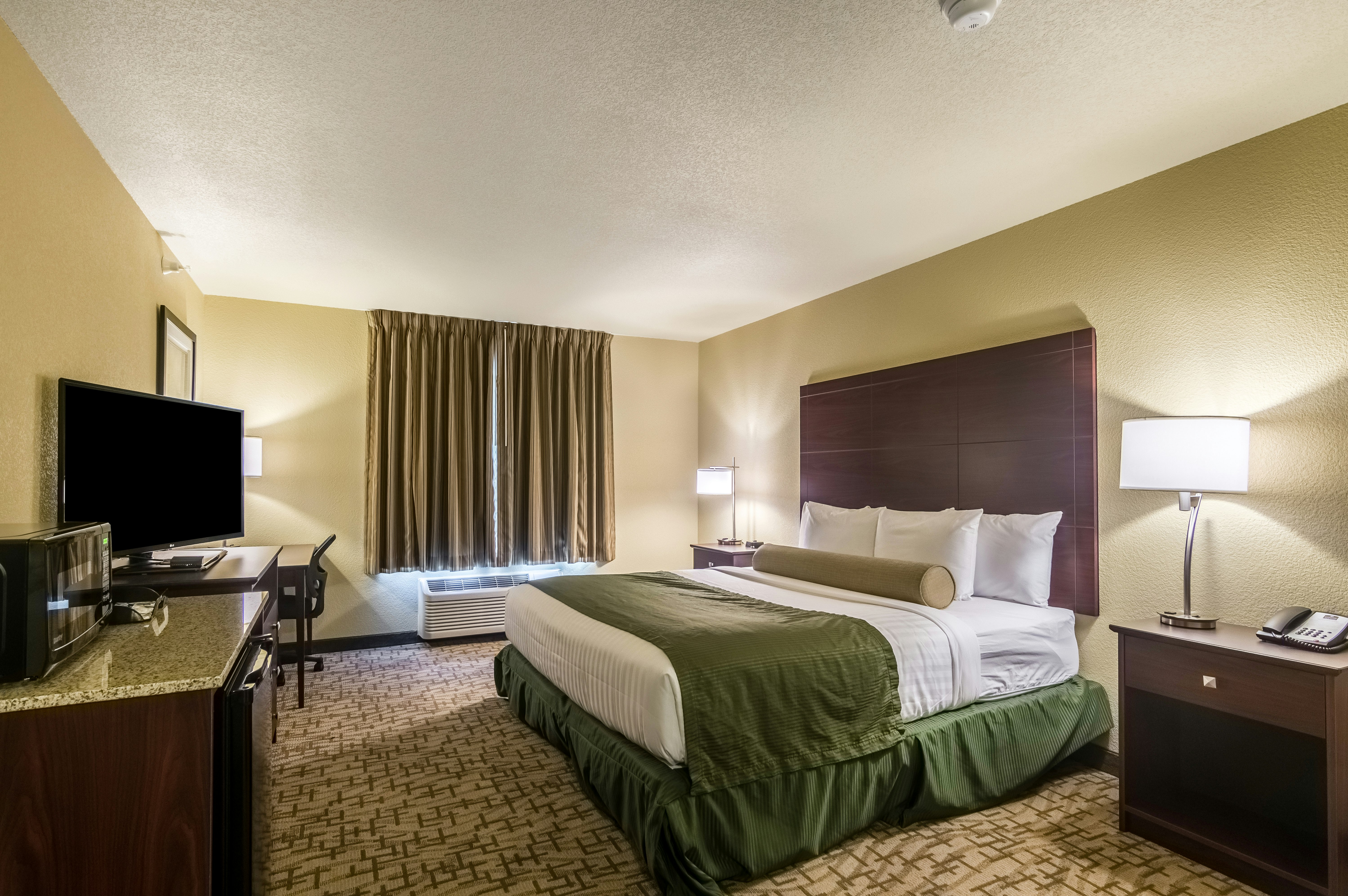 Cobblestone Inn & Suites - Lakin 8/27
