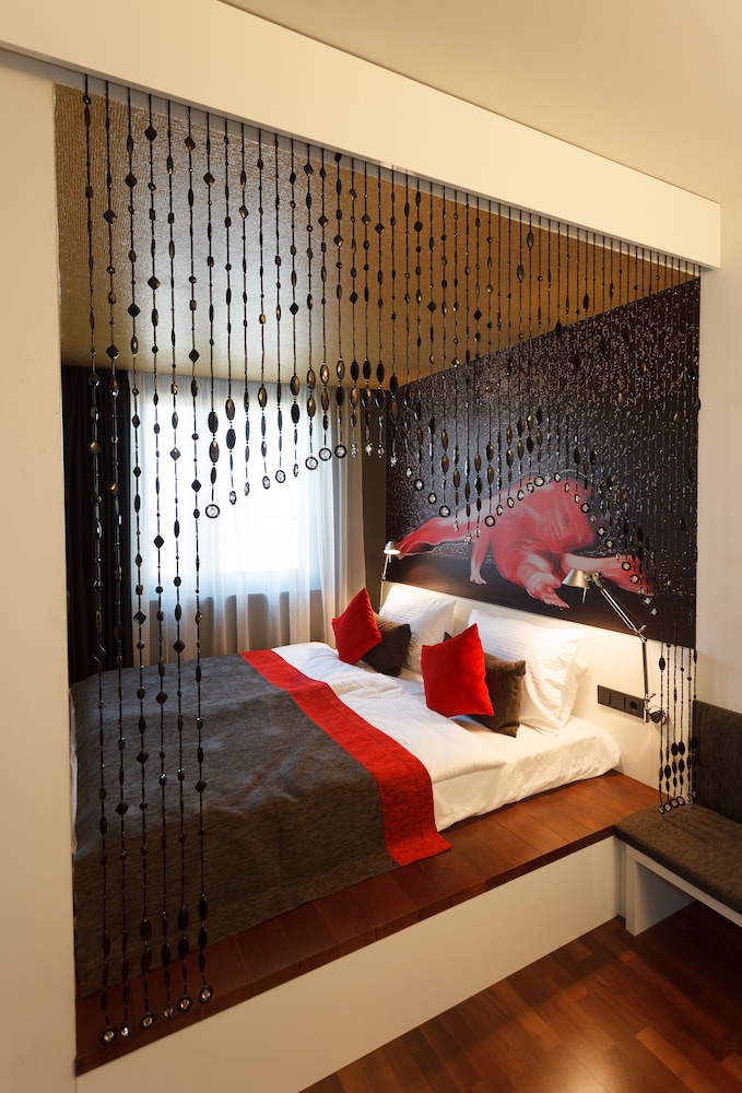 BOHEM ART HOTEL 14/59