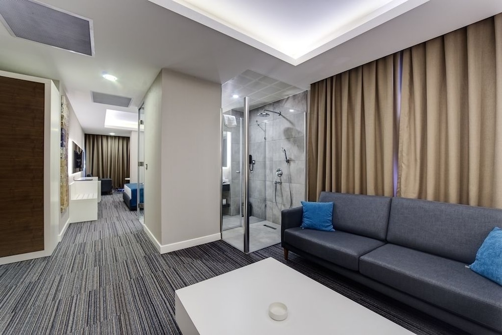 The Menord Hotel 16/27