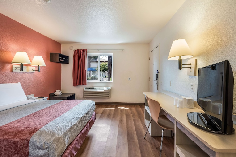 Motel6 Rohnert Park, CA 39/60