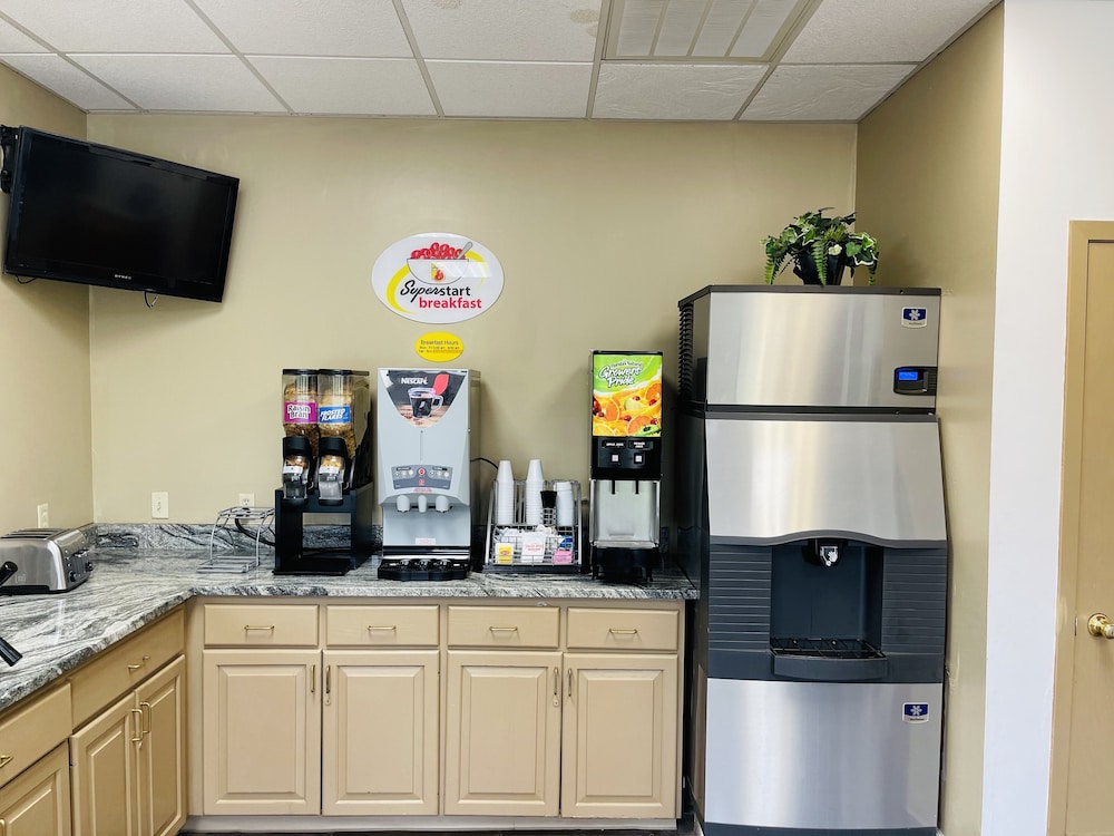 Super 8 by Wyndham Clear Lake 49/58