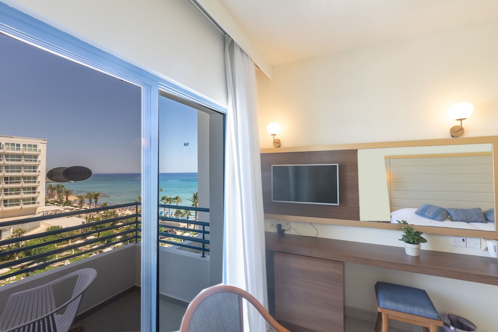Iliada Beach Hotel 64/64