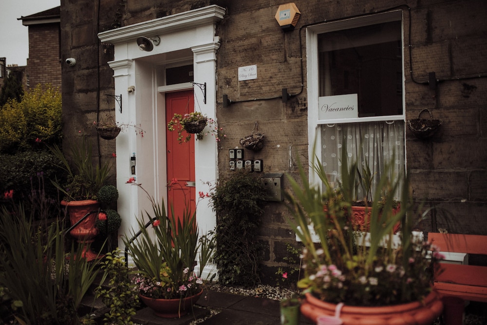 16 PILRIG GUEST HOUSE 3/60