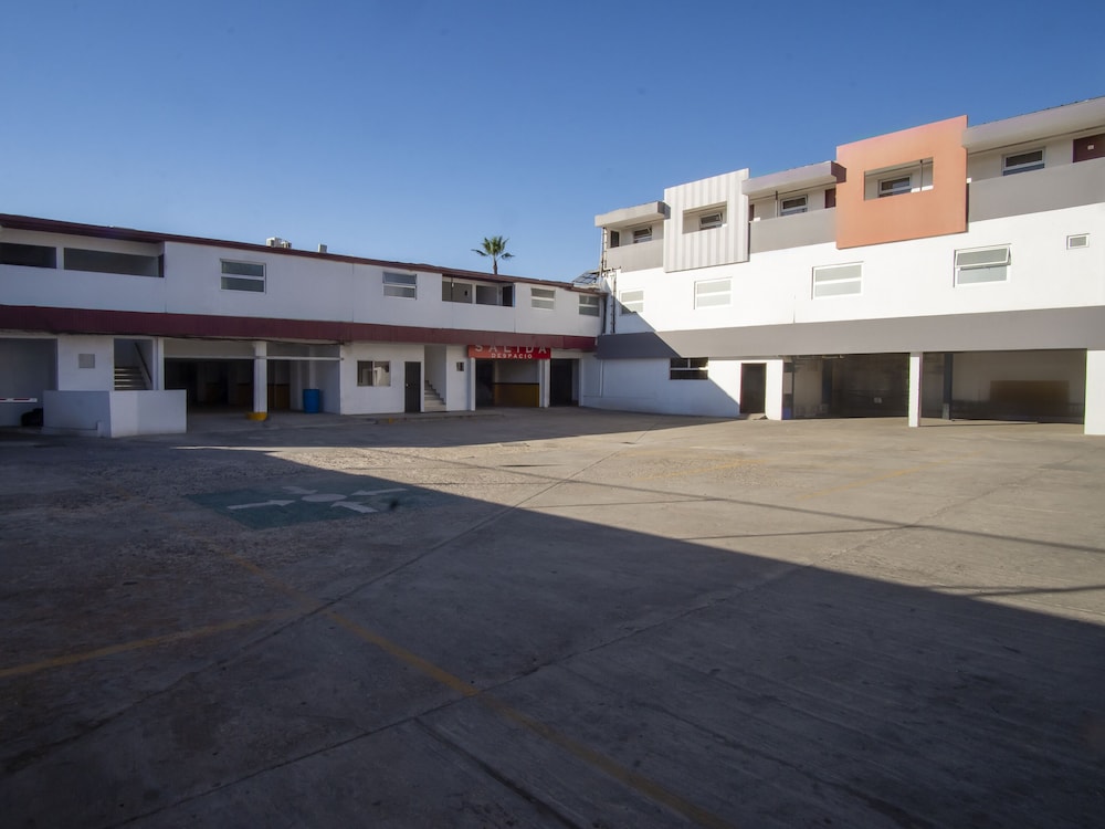 CAPITAL O Hotel Rose, Ensenada 36/48