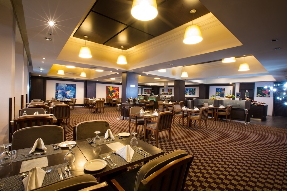 Century Park Hotel 27/38