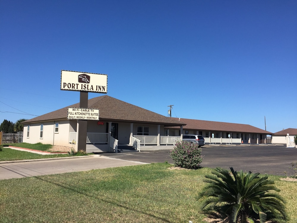 Port Isla Inn 48/53