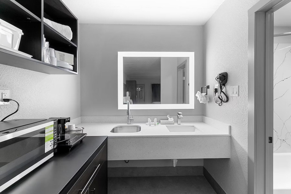 جناح بسرير كينج، Days Inn by Wyndham San Antonio Near Lackland AFB 6/7
