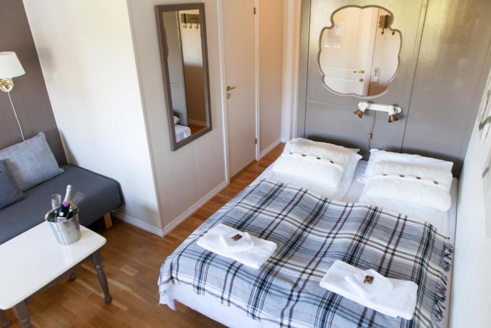 Fjordslottet Hotell 20/20