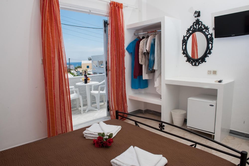 Join Us Low Cost Rooms 33/34