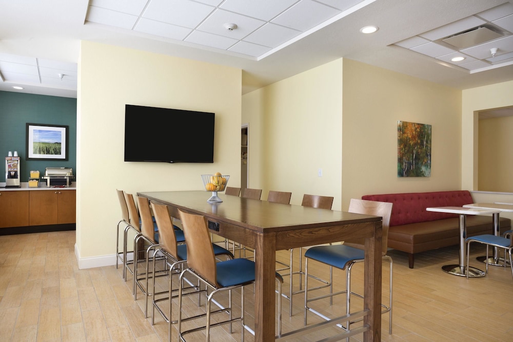 Days Inn & Suites by Wyndham Caldwell 27/29