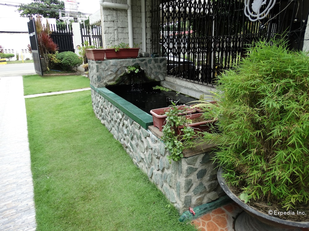 Harbour Gardens Tourist Inn 42/46