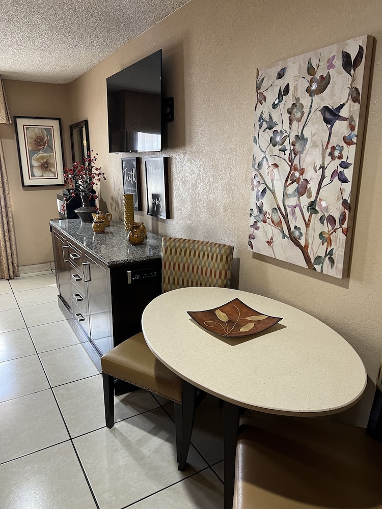Quality Inn Suites Near the Border 53/67