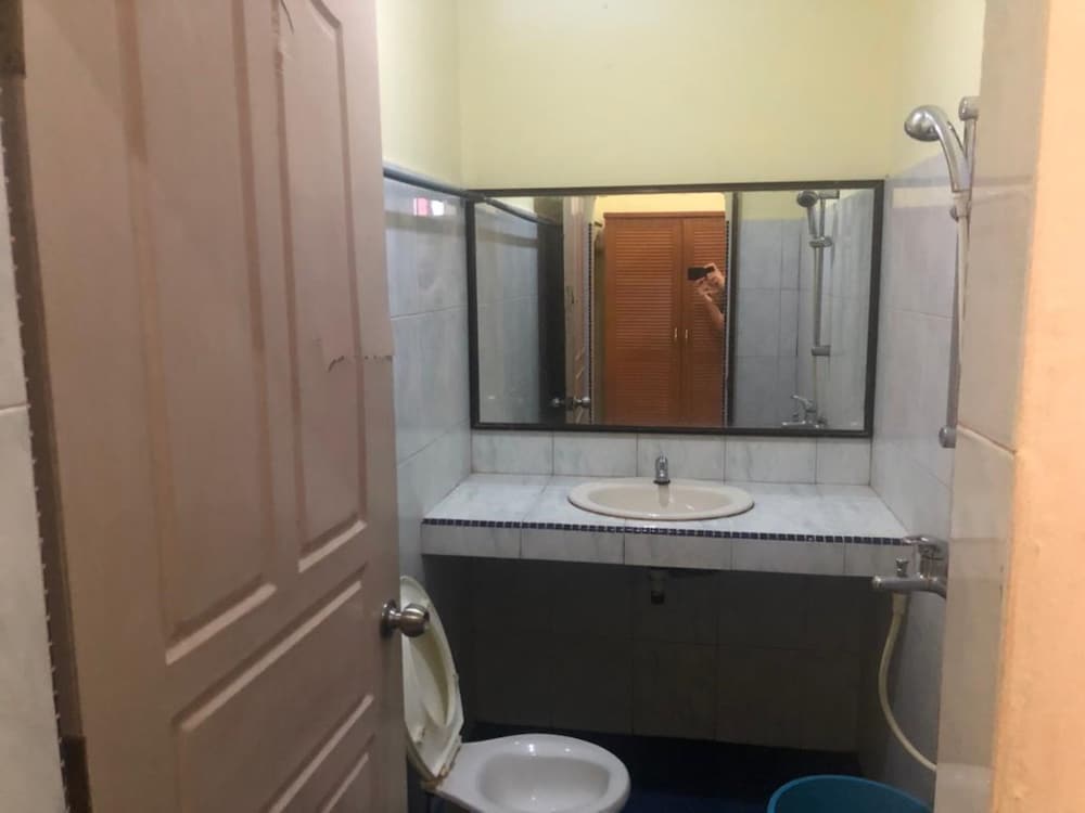 Hotel Pelita Terang 20/20