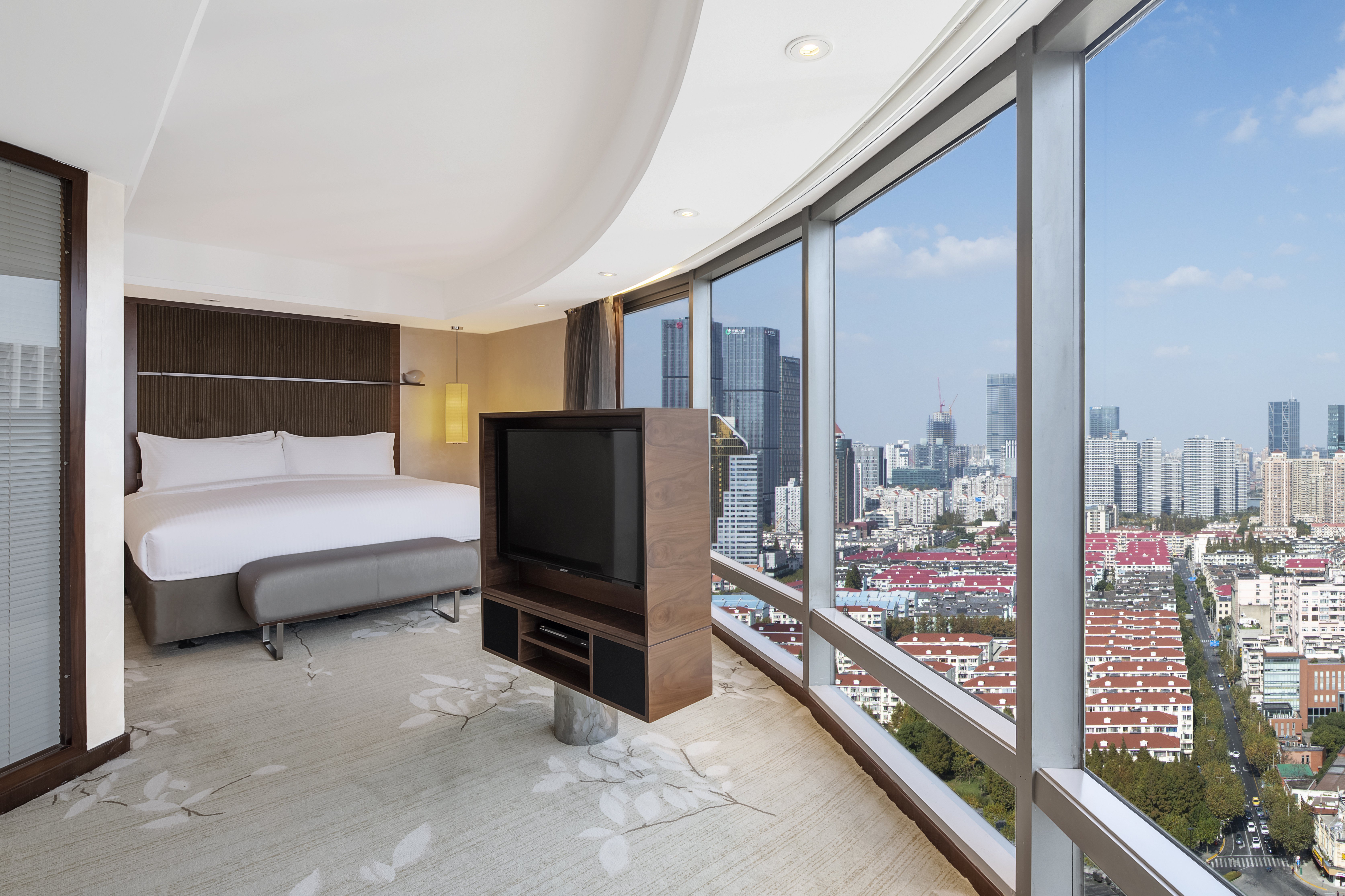 Diplomat, Suite