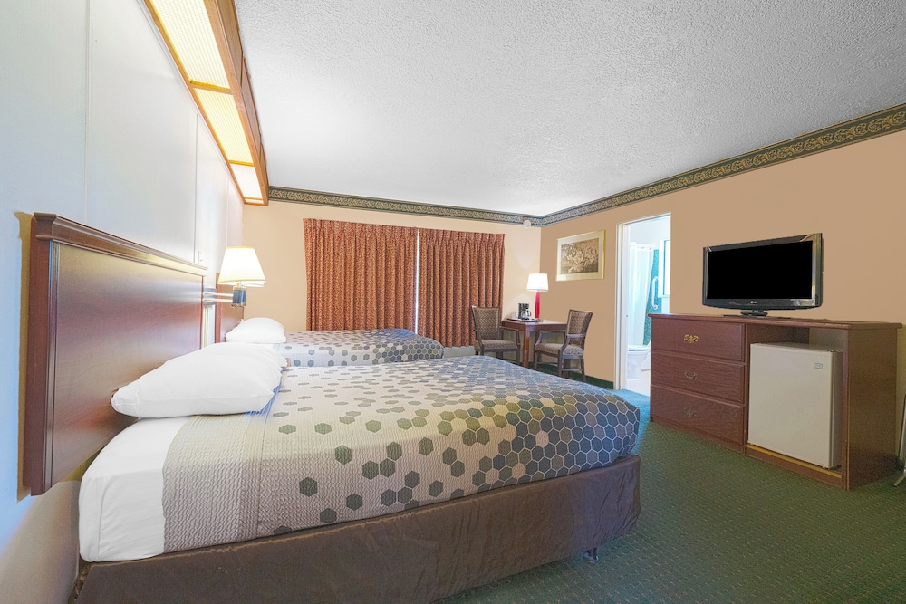 Econo Lodge Convention Center 17/39